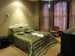 Newham Hotel Λονδίνο 2*,